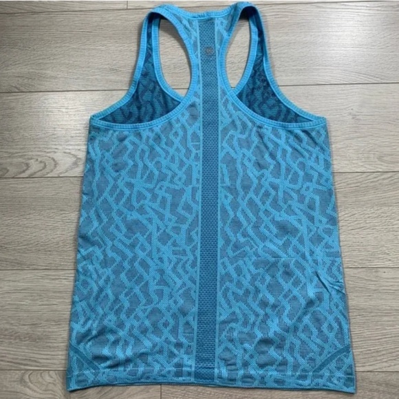 Lululemon Seawheeze Swiftly Racerback Tank - Picture 2 of 6